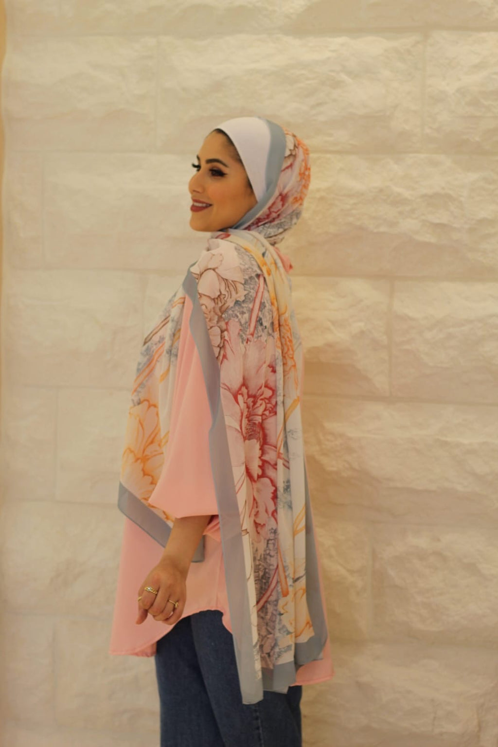 China Blossoms – Elegant Floral Printed Hijab / Lightweight & Soft Scarf for Women - حجاب بطبعة أزهار صينية أنيق – شال خفيف وناعم للنساء