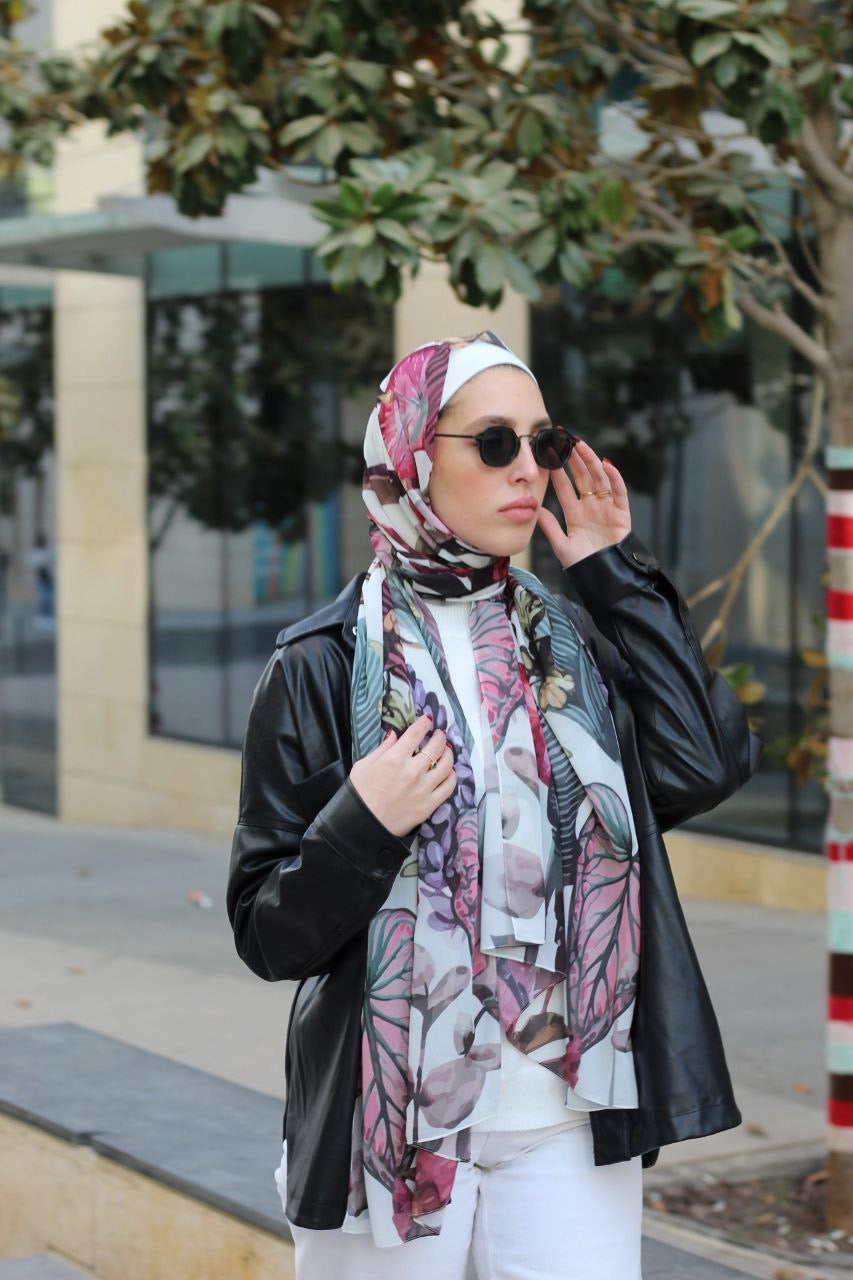 Burgundy Ivy – Modern and Lightweight Scarf Hijab for Stylish Everyday Wear | حجاب شال عصري وخفيف لإطلالة يومية أنيقة