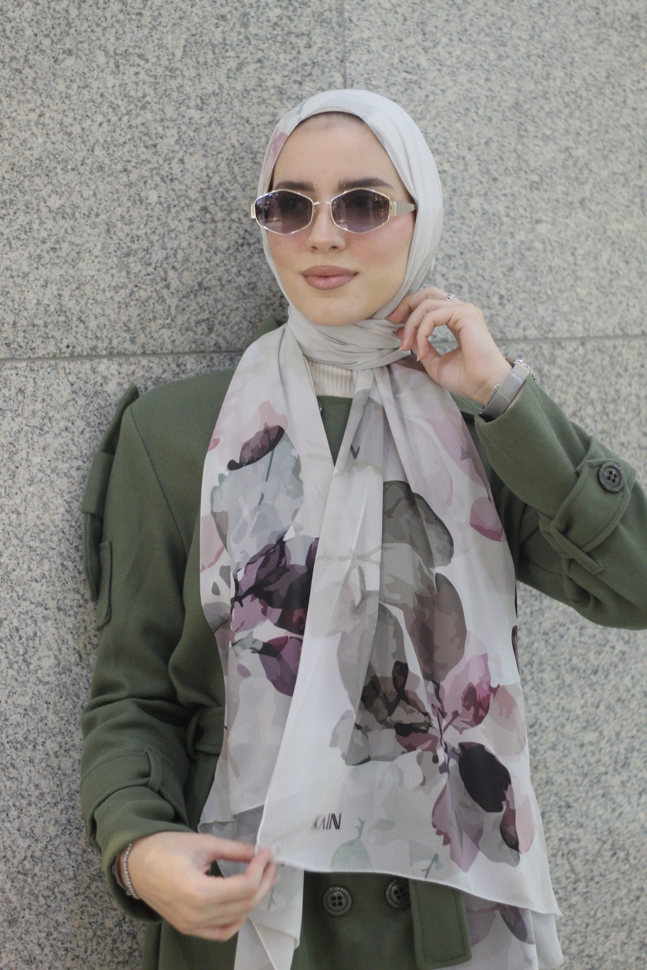 Falling for Purple – Elegant Hijab Scarf for Women -حجاب أنيق للنساء / شال ناعم وخفيف