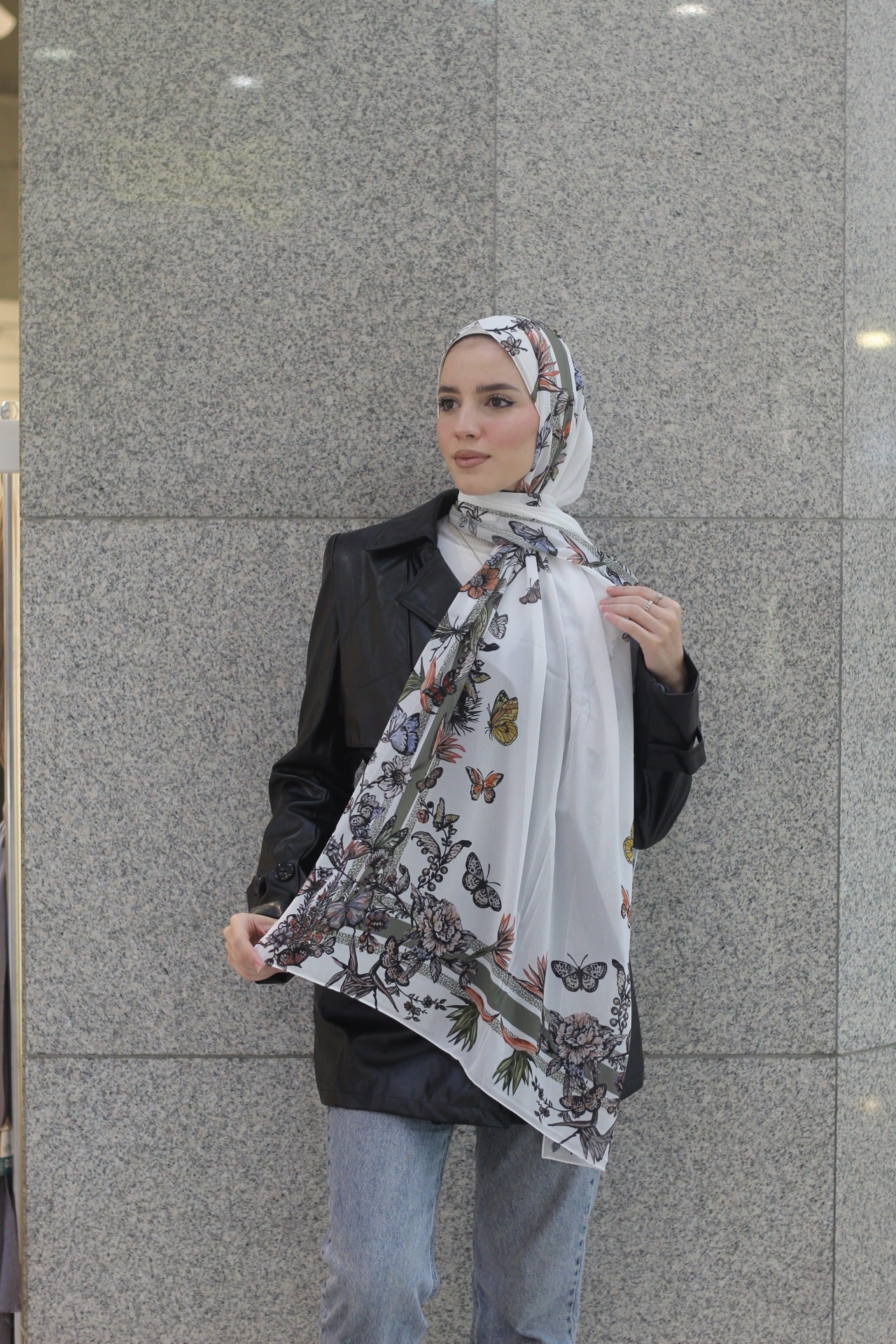 Olive Tree Butterflies – Elegant, Soft, Comfortable, Easy-to-Wear Daily Scarf Hijab – Perfect for Everyday -حجاب شال أنيق ناعم مريح سهل لبسه يومياً – مثالي للاستخدام اليومي