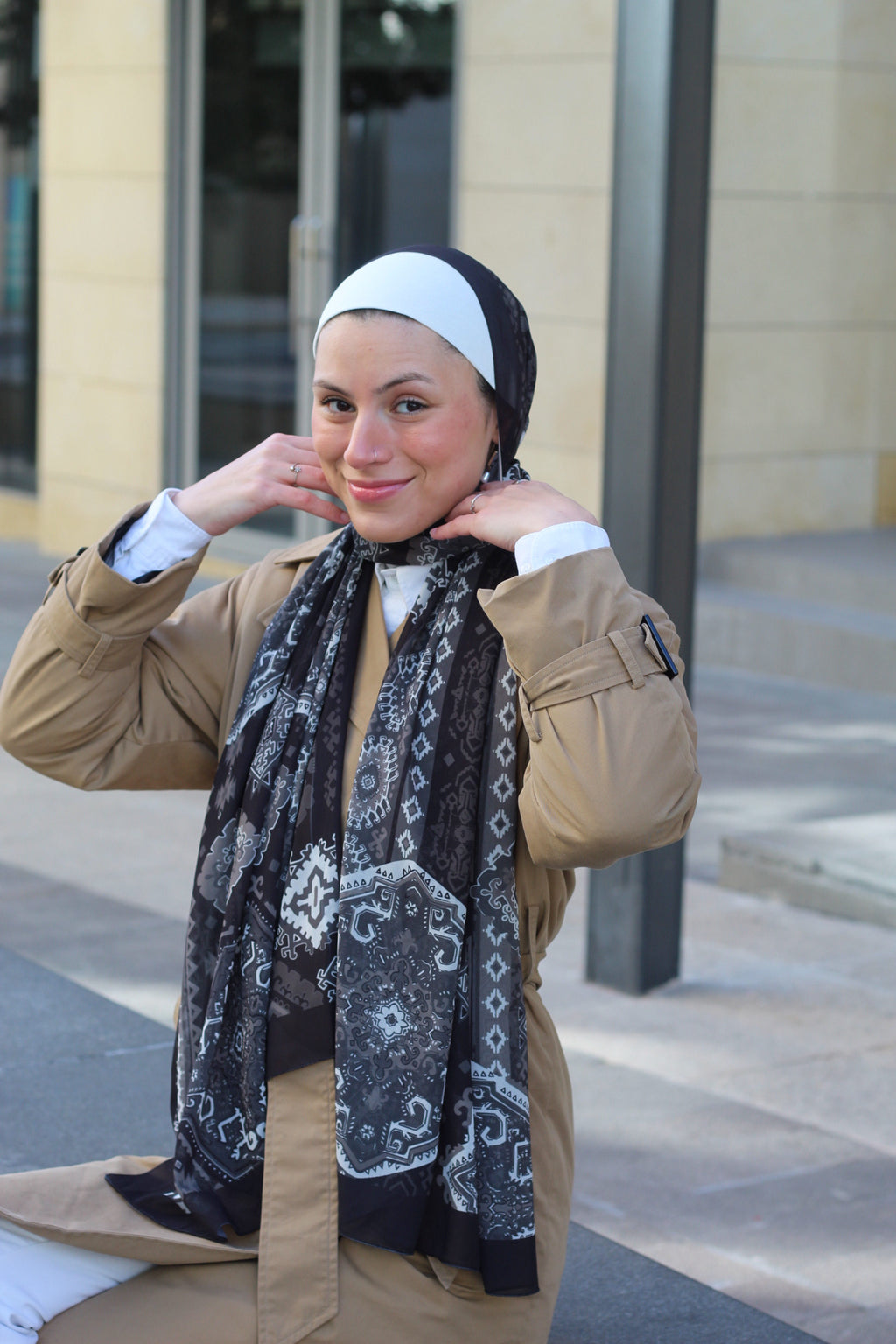 Persian Rug– Artistic and Comfortable Scarf Hijab Inspired by Classic Patterns for Everyday Wear-حجاب شال فني ومريح مستوحى من النقوش الكلاسيكية للبس اليومي