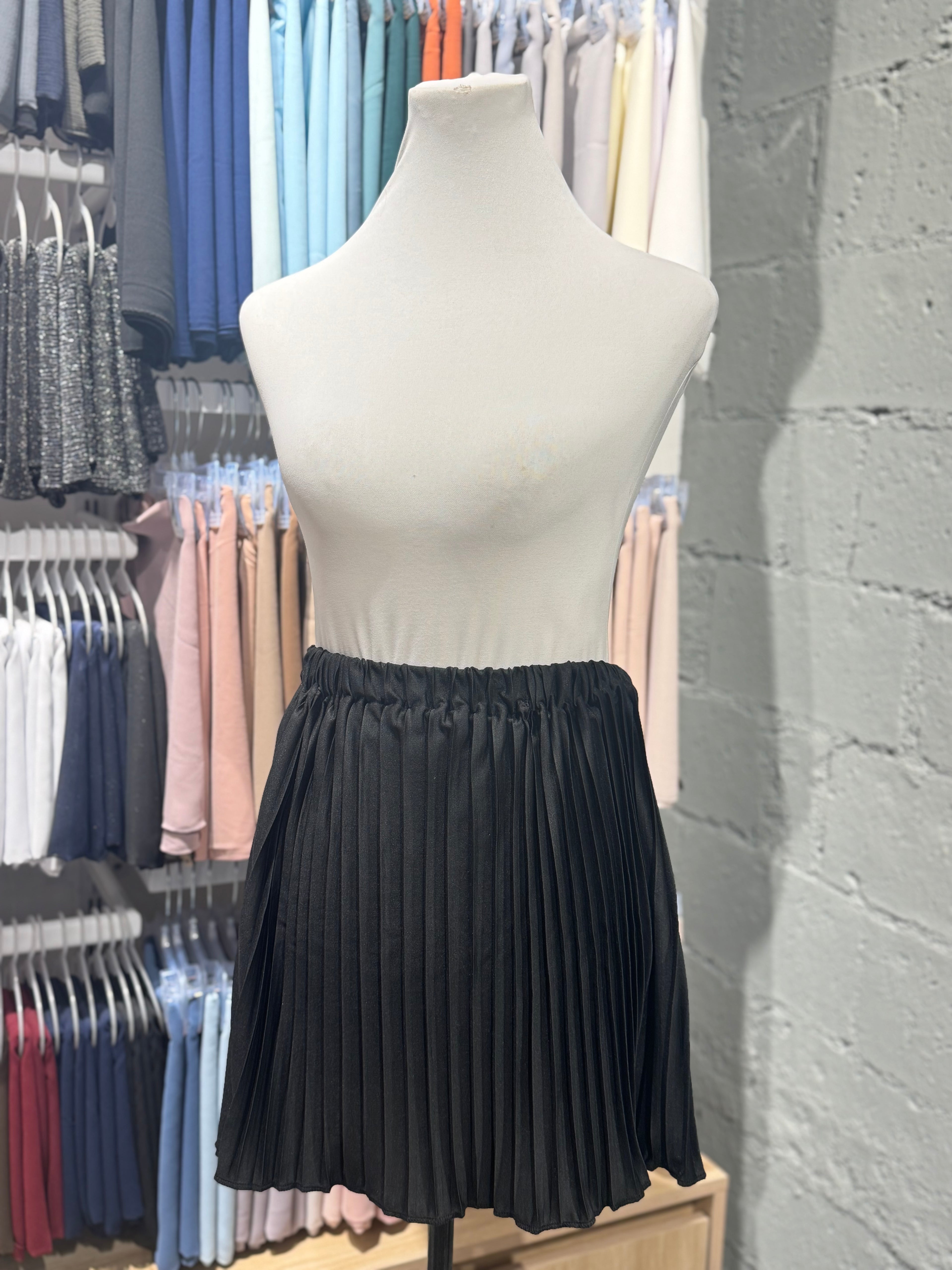 Pleated Inner Skirt - Short