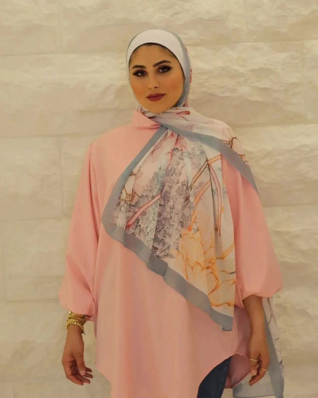 China Blossoms – Elegant Floral Printed Hijab / Lightweight & Soft Scarf for Women - حجاب بطبعة أزهار صينية أنيق – شال خفيف وناعم للنساء