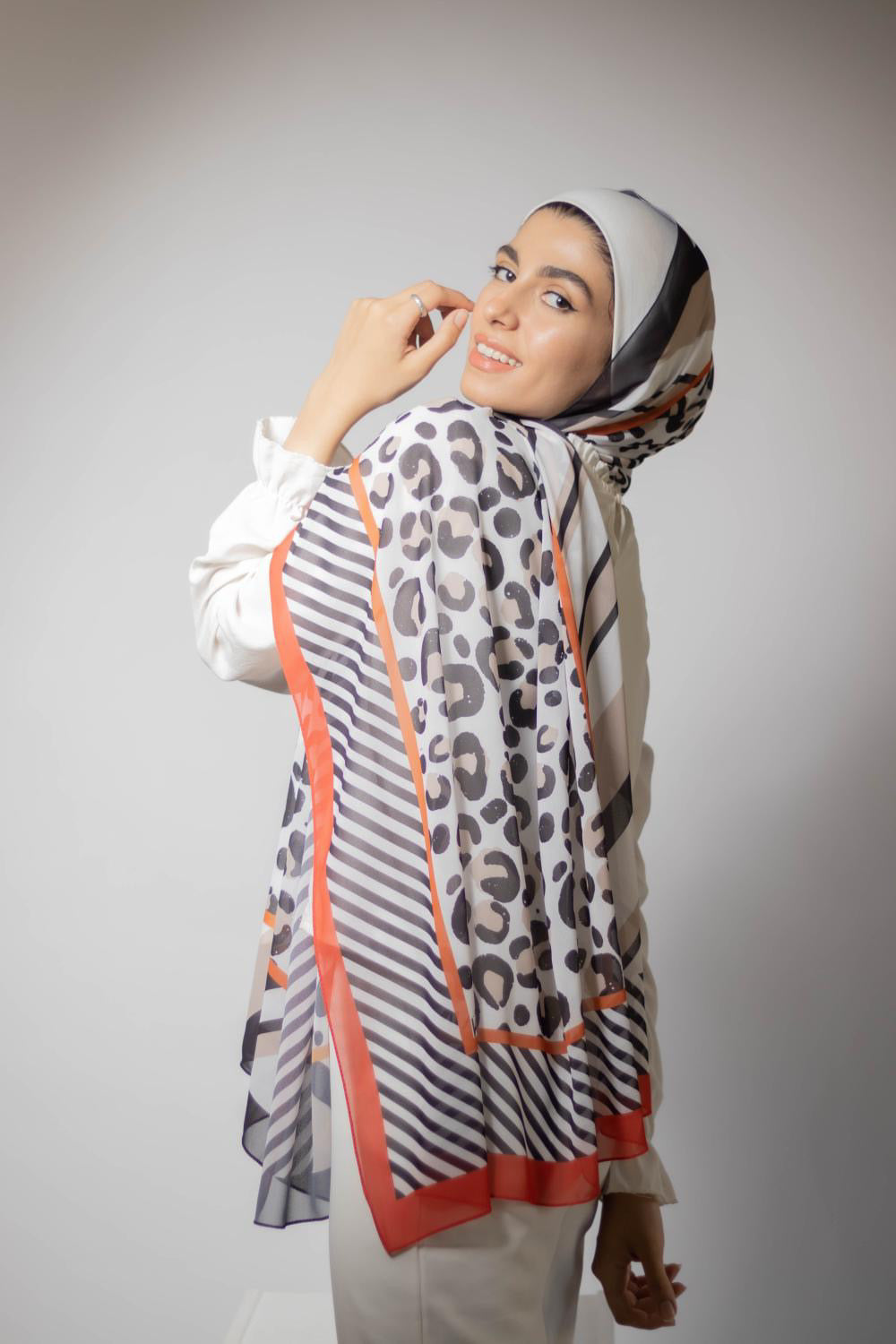 Zara – Bold and Playful Scarf Hijab for a Fun and Stylish Daily Look | حجاب شال جريء ومرح لإطلالة يومية أنيقة وممتعة