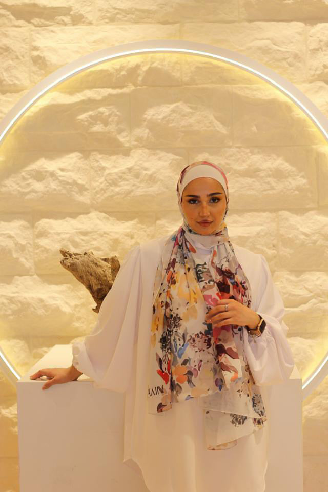 Maroon– Rich and Comfortable Scarf Hijab for Everyday Elegance -حجاب شال غني ومريح لأناقة يومية