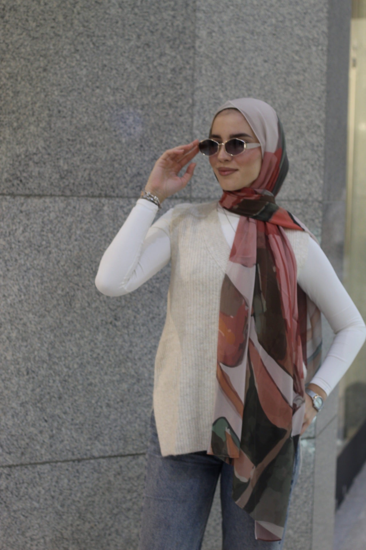 Firewood– Elegant Hijab Scarf for Women – Soft, Lightweight & Stylish Everyday Wear -حجاب أنيق للنساء – شال ناعم وخفيف وأنيق للاستخدام اليومي