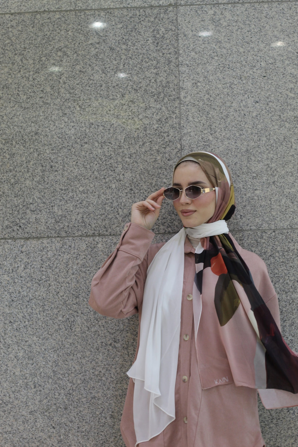 Radiant – Elegant Hijab Scarf for Women – Soft, Lightweight & Stylish Everyday Wear-حجاب أنيق للنساء – شال ناعم وخفيف وأنيق للاستخدام اليومي