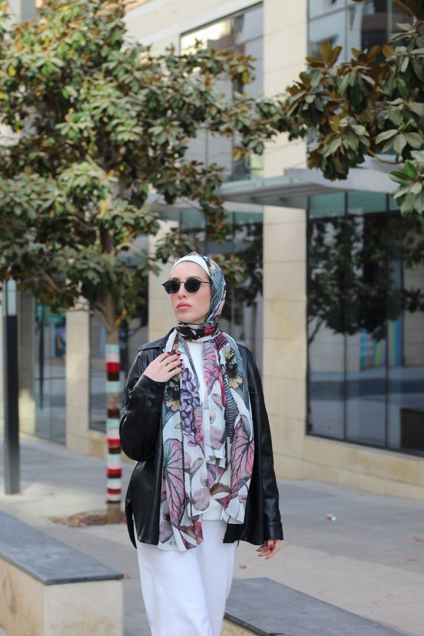 Burgundy Ivy – Modern and Lightweight Scarf Hijab for Stylish Everyday Wear | حجاب شال عصري وخفيف لإطلالة يومية أنيقة