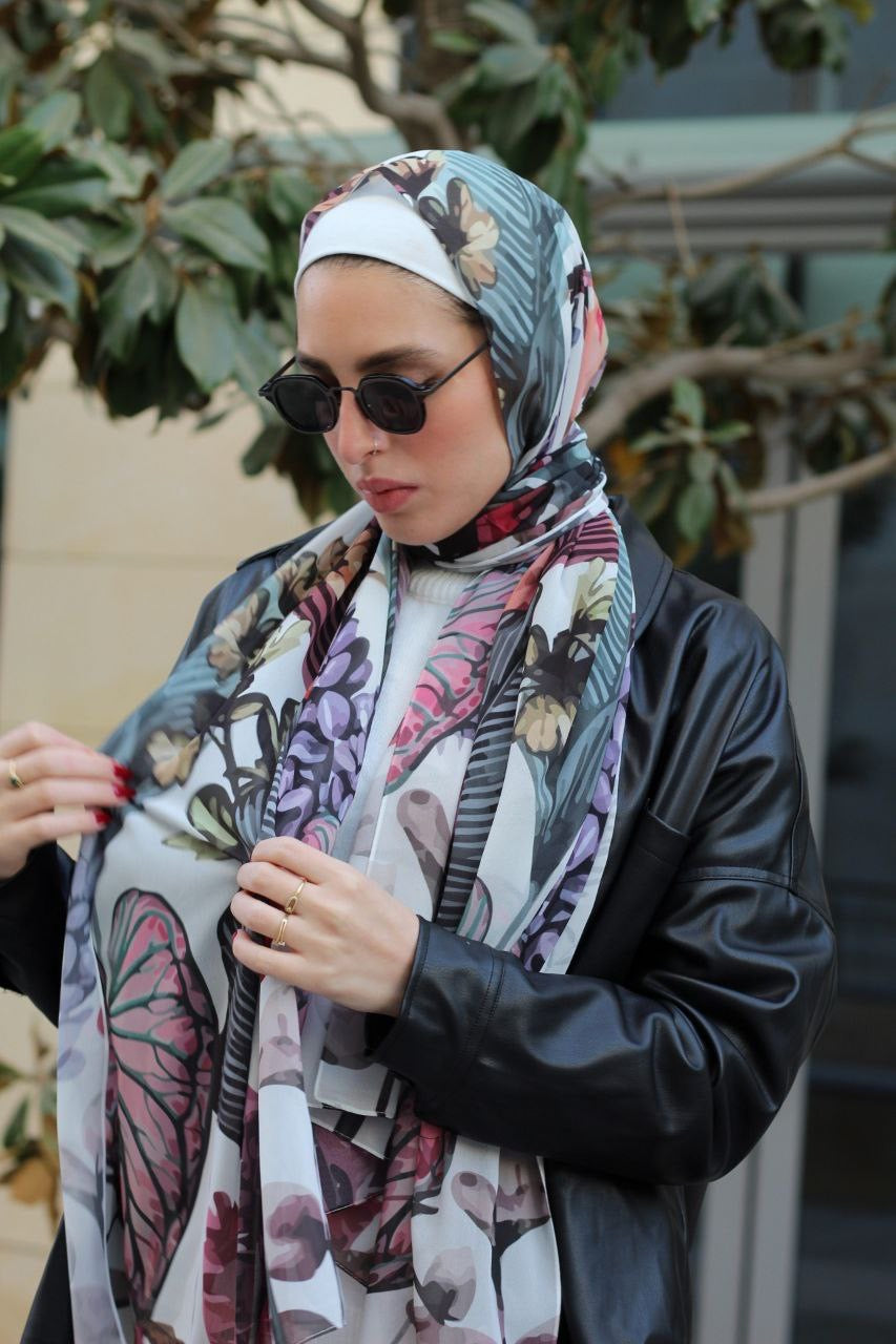 Burgundy Ivy – Modern and Lightweight Scarf Hijab for Stylish Everyday Wear | حجاب شال عصري وخفيف لإطلالة يومية أنيقة