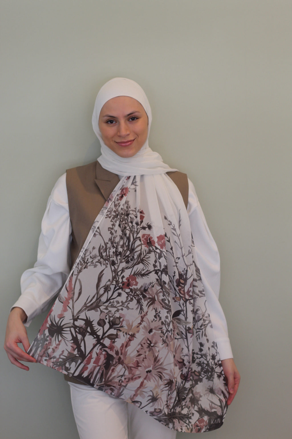 Azalea– Elegant, Soft, Comfortable, and Easy-to-Wear Daily Scarf Hijab-حجاب شال أنيق ناعم مريح سهل لبسه يومياً