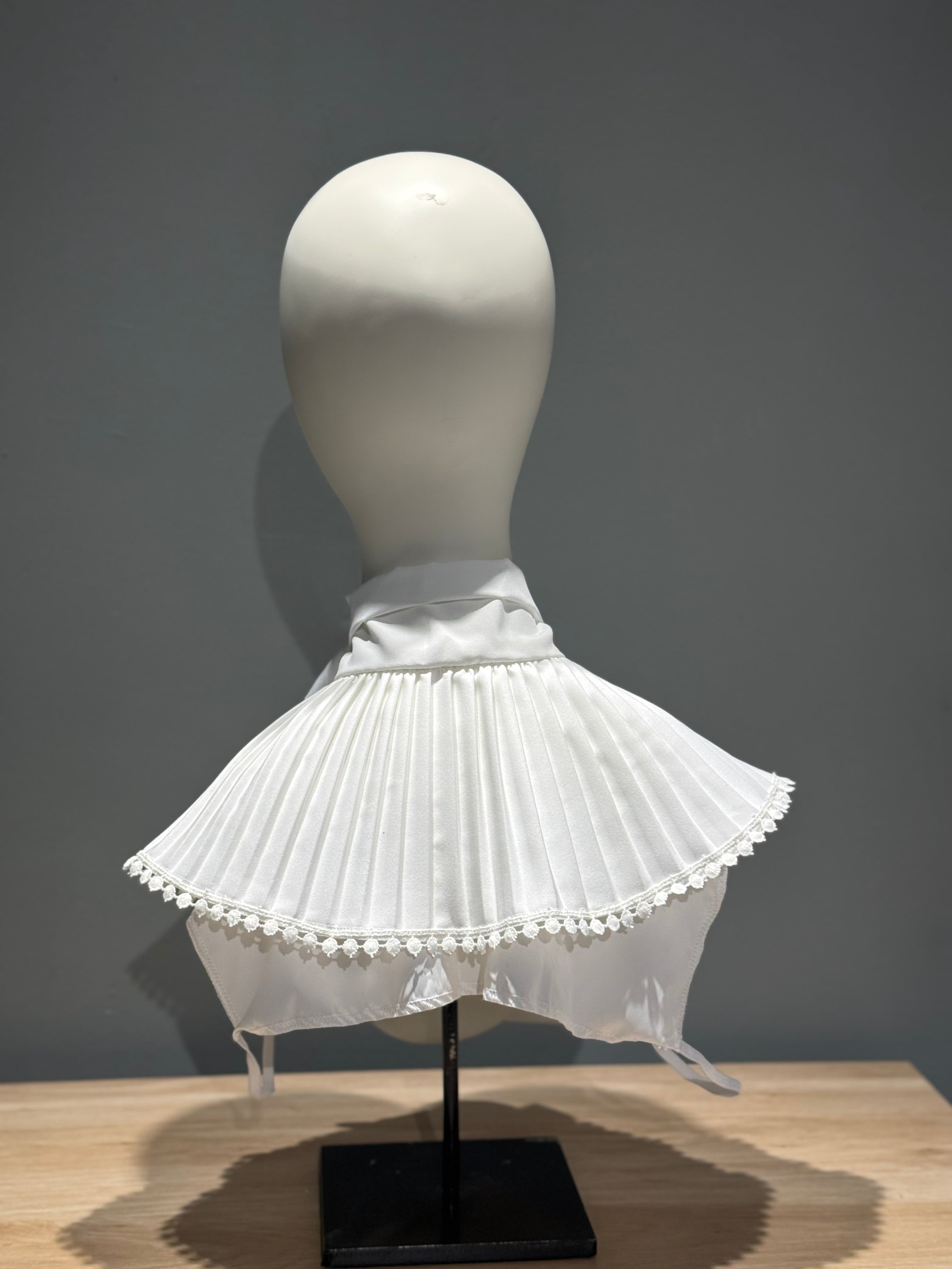 Pleated Collar with Tie