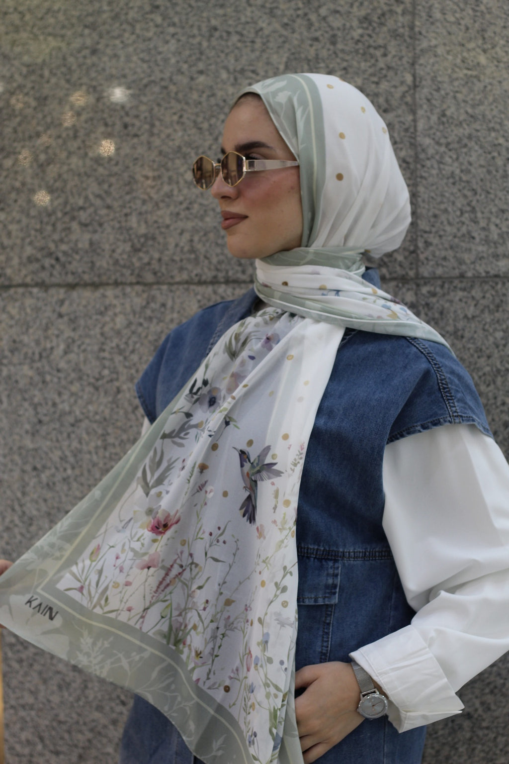 Love Bird Soft- Lightweight & Stylish Everyday Wear - حجاب / شال ناعم وخفيف وأنيق للاستخدام اليومي