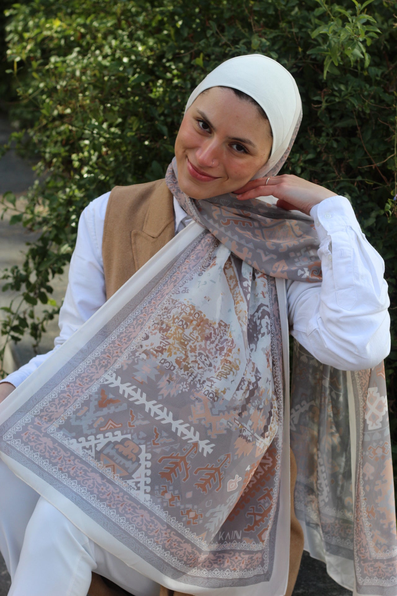 Brown Persian – Soft and Elegant Hijab Scarf for Daily Comfort and Effortless Style -حجاب شال ناعم أنيق للراحة اليومية وستايل سهل وأنيق