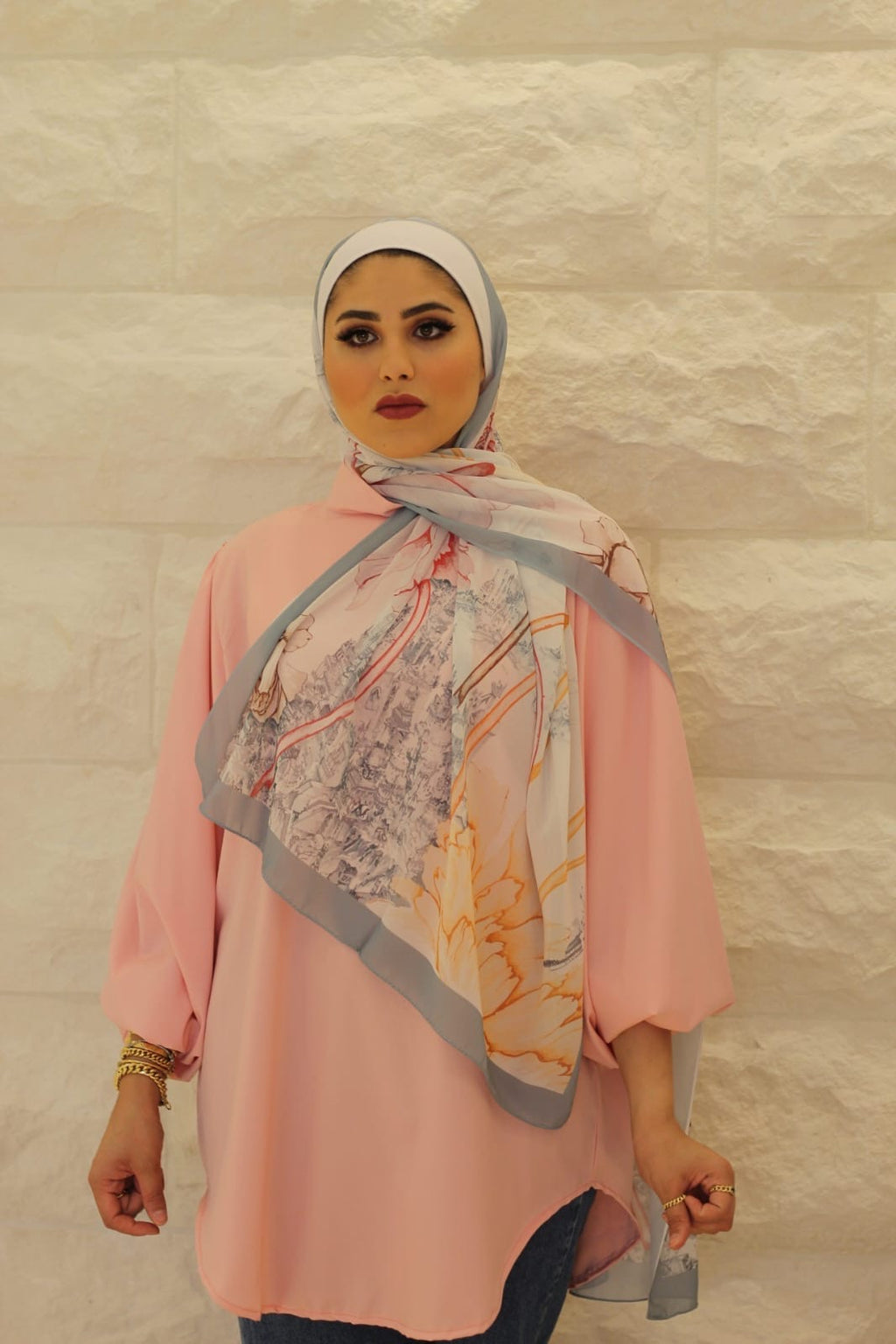 China Blossoms – Elegant Floral Printed Hijab / Lightweight & Soft Scarf for Women - حجاب بطبعة أزهار صينية أنيق – شال خفيف وناعم للنساء